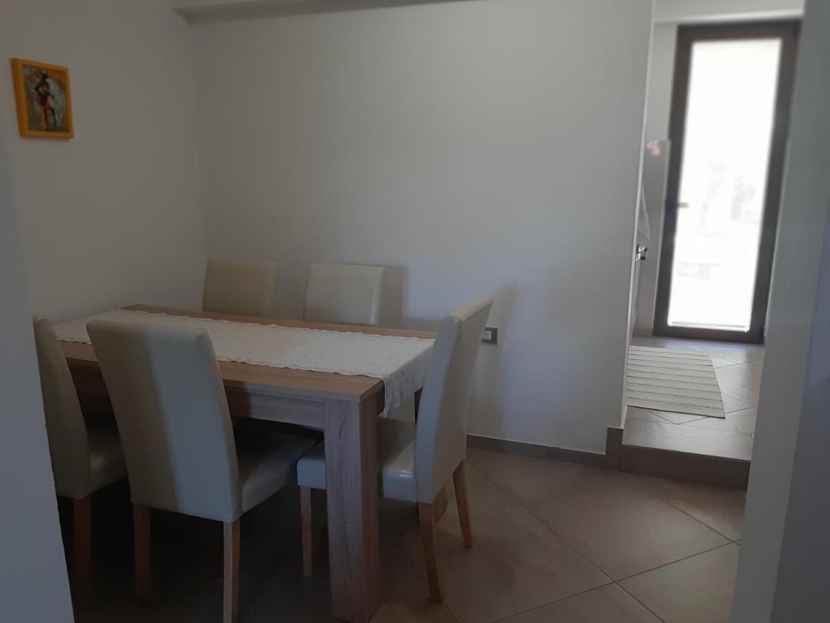 Apartman Oliver Novigrad Istria Buitenkant foto